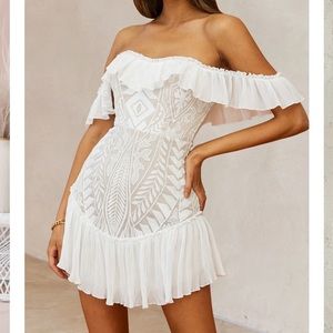 Dreamy off-shoulder Mini Dress